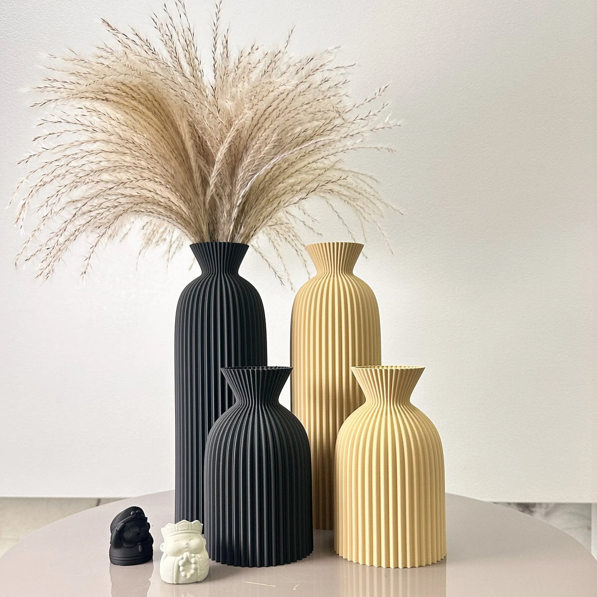 2-Piece Set of Wavy Pattern Dried Flower Vase,