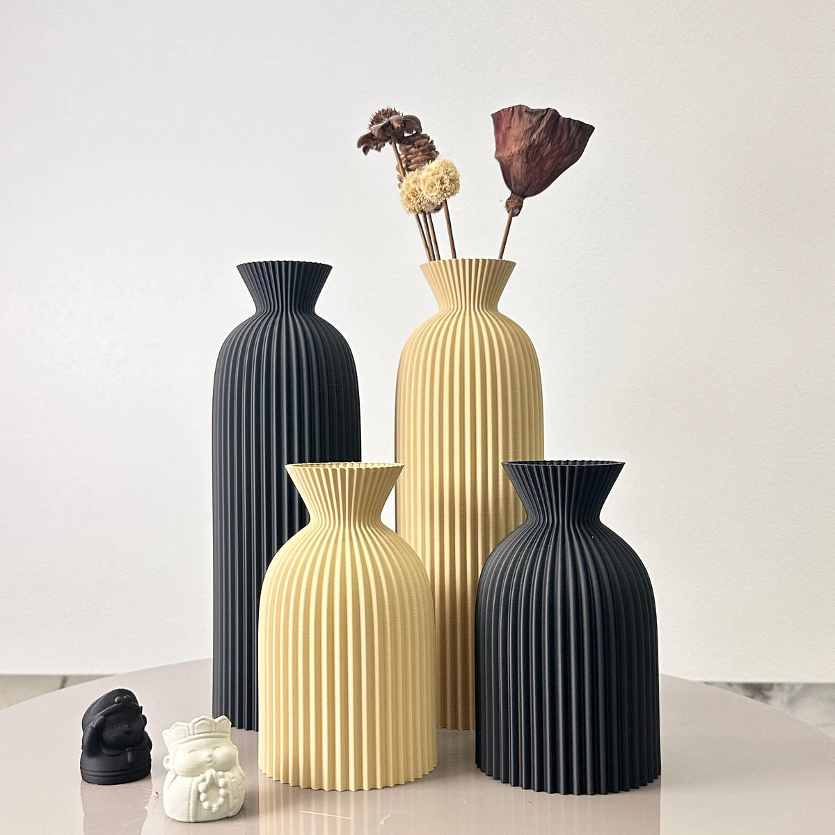 2-Piece Set of Wavy Pattern Dried Flower Vase,
